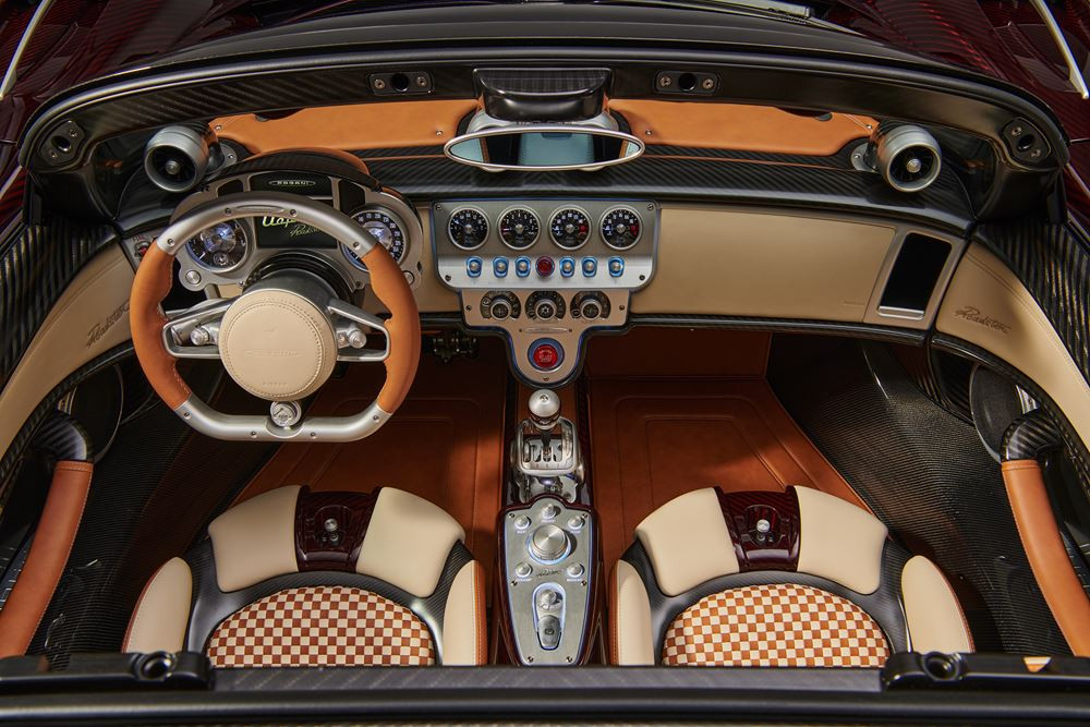 L'hypercar Pagani Utopia Roadster embarque un V12 biturbo Mercedes-AMG 6 litres de 864 ch