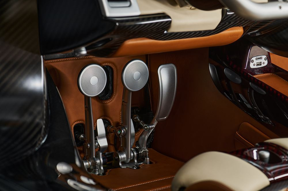 L'hypercar Pagani Utopia Roadster embarque un V12 biturbo Mercedes-AMG 6 litres de 864 ch