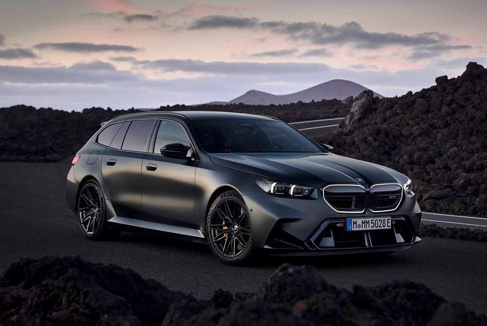 Le break hautes performances BMW M5 Touring embarque une motorisation M Hybrid de 727 ch