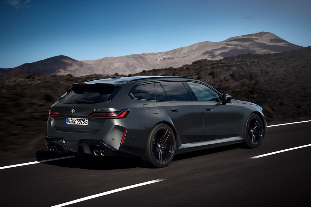 Le break hautes performances BMW M5 Touring embarque une motorisation M Hybrid de 727 ch