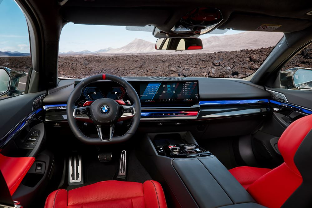 Le break hautes performances BMW M5 Touring embarque une motorisation M Hybrid de 727 ch