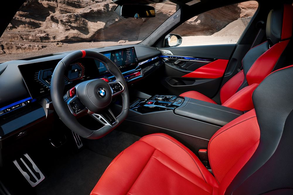 Le break hautes performances BMW M5 Touring embarque une motorisation M Hybrid de 727 ch