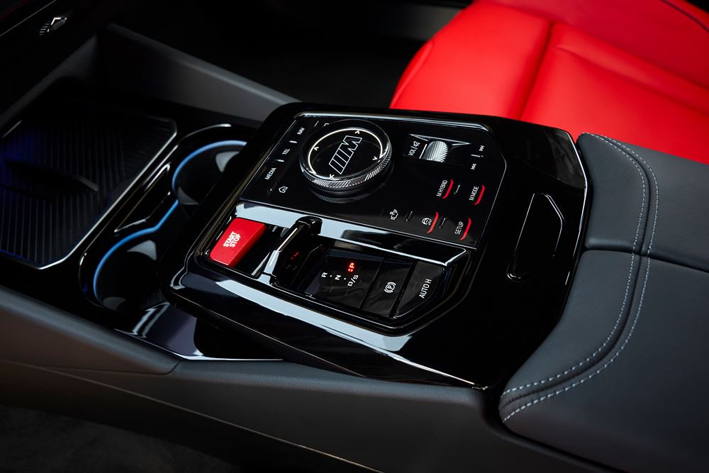 Le break hautes performances BMW M5 Touring embarque une motorisation M Hybrid de 727 ch