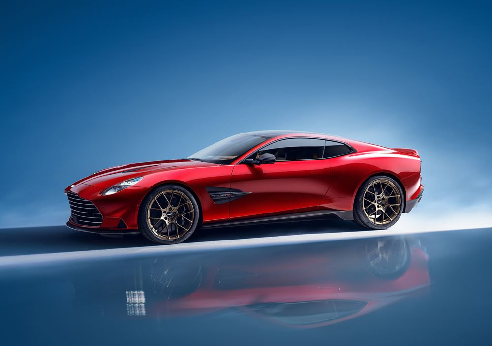 L'Aston Martin Vanquish embarque un V12 bi-turbo de 835 ch pour 1 000 Nm de couple