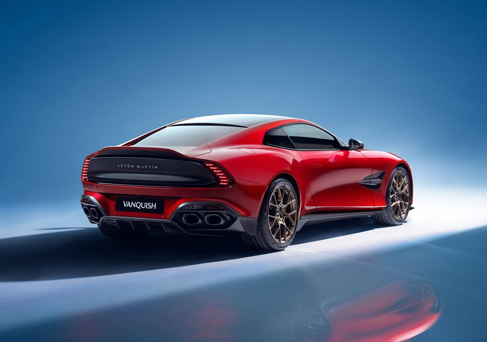 L'Aston Martin Vanquish embarque un V12 bi-turbo de 835 ch pour 1 000 Nm de couple