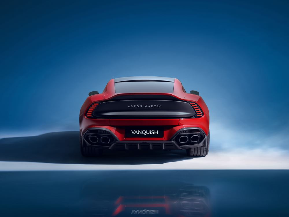 L'Aston Martin Vanquish embarque un V12 bi-turbo de 835 ch pour 1 000 Nm de couple