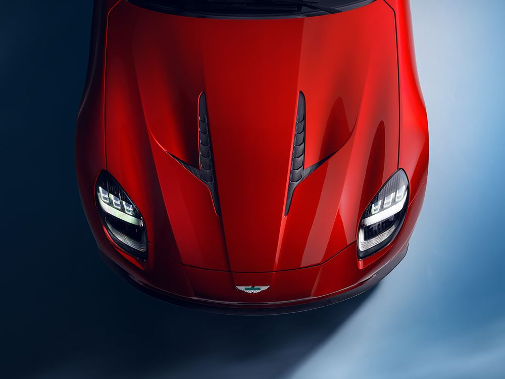 L'Aston Martin Vanquish embarque un V12 bi-turbo de 835 ch pour 1 000 Nm de couple