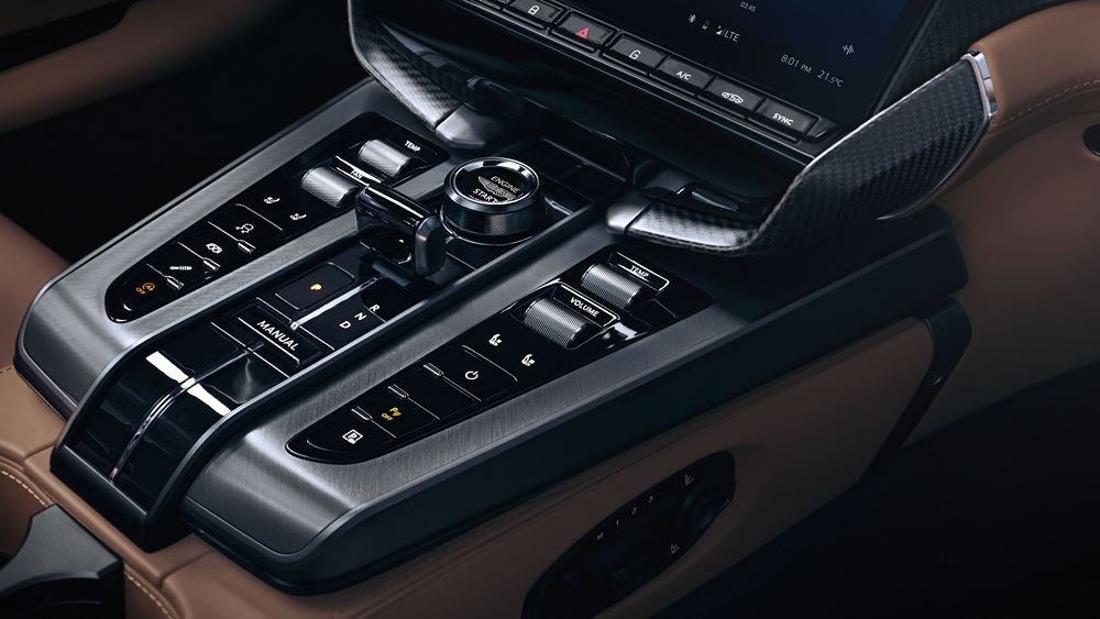L'Aston Martin Vanquish embarque un V12 bi-turbo de 835 ch pour 1 000 Nm de couple