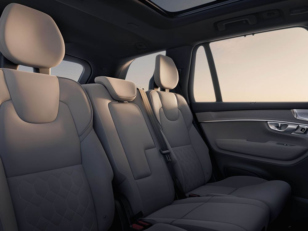 Le Volvo XC90 sept places affiche un design extérieur plus contemporain