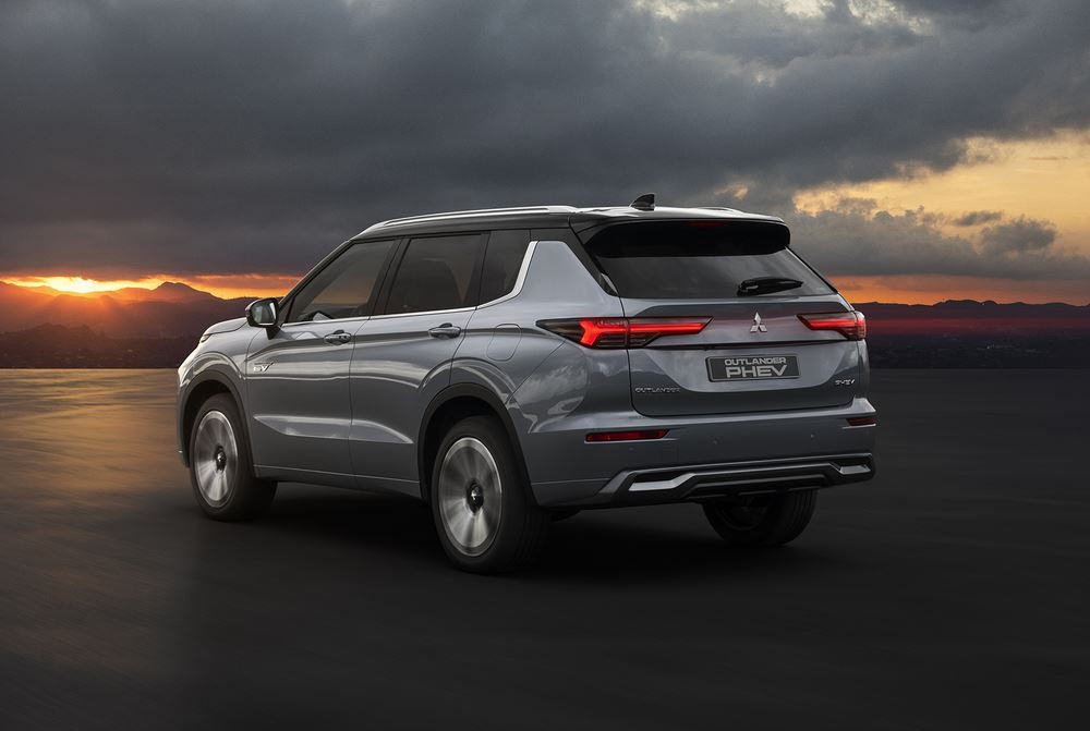 Le SUV du segment D Mitsubishi Outlander PHEV se distingue par un esprit baroudeur