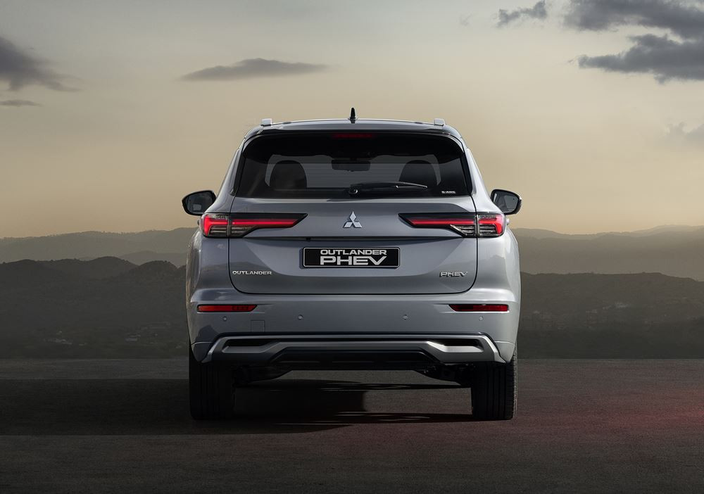 Le SUV du segment D Mitsubishi Outlander PHEV se distingue par un esprit baroudeur