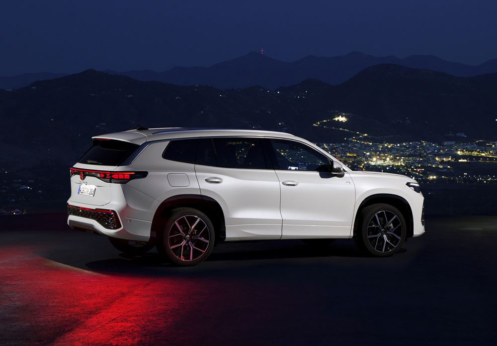 Le SUV polyvalent Volkswagen Tayron est capable d'accueillir jusqu'à sept personnes