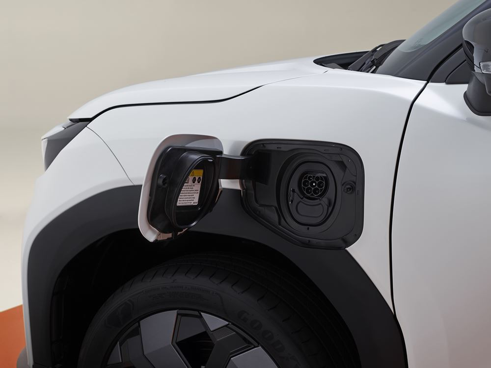 Le SUV compact électrique Toyota Urban Cruiser se distingue par un design robuste