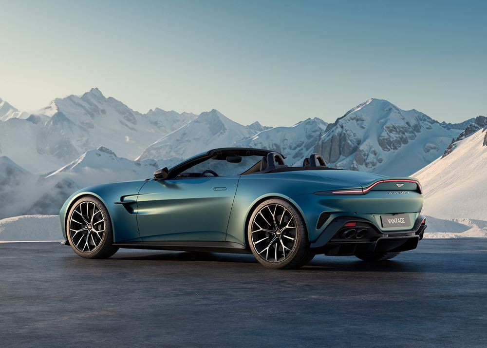 L'Aston Martin Vantage Roadster embarque un bloc V8 biturbo de 665 ch