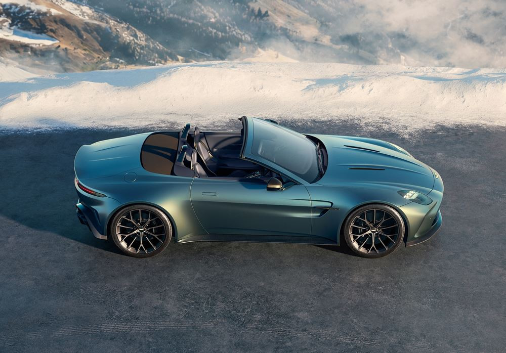L'Aston Martin Vantage Roadster embarque un bloc V8 biturbo de 665 ch