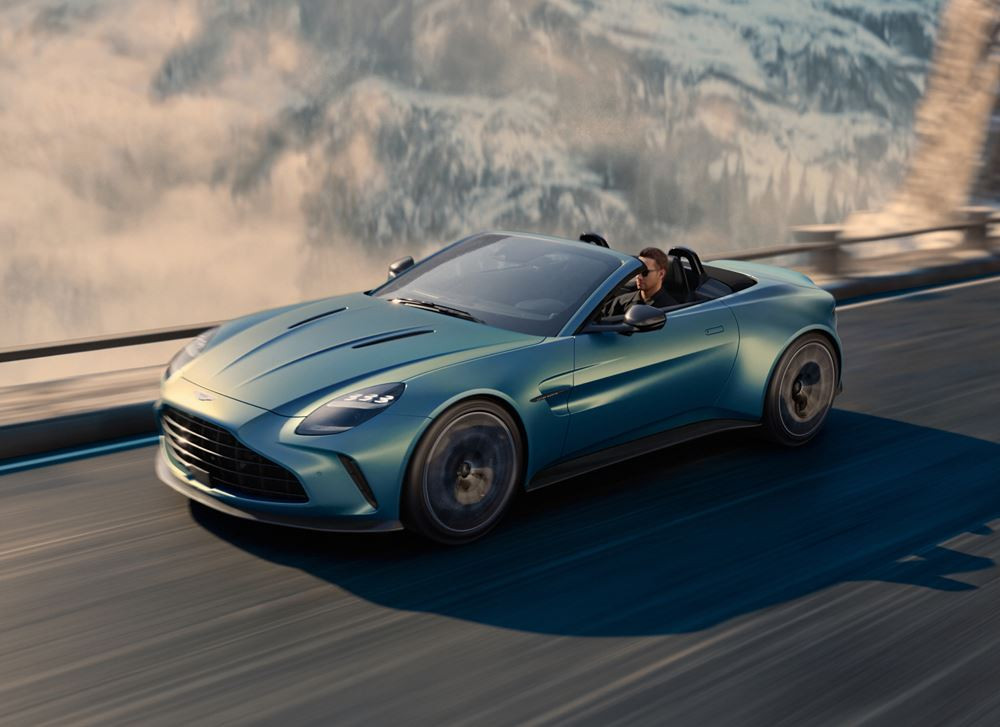 L'Aston Martin Vantage Roadster embarque un bloc V8 biturbo de 665 ch