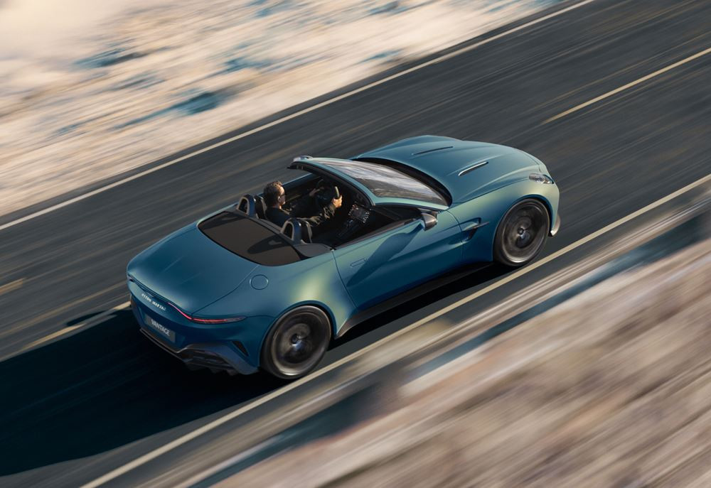 L'Aston Martin Vantage Roadster embarque un bloc V8 biturbo de 665 ch
