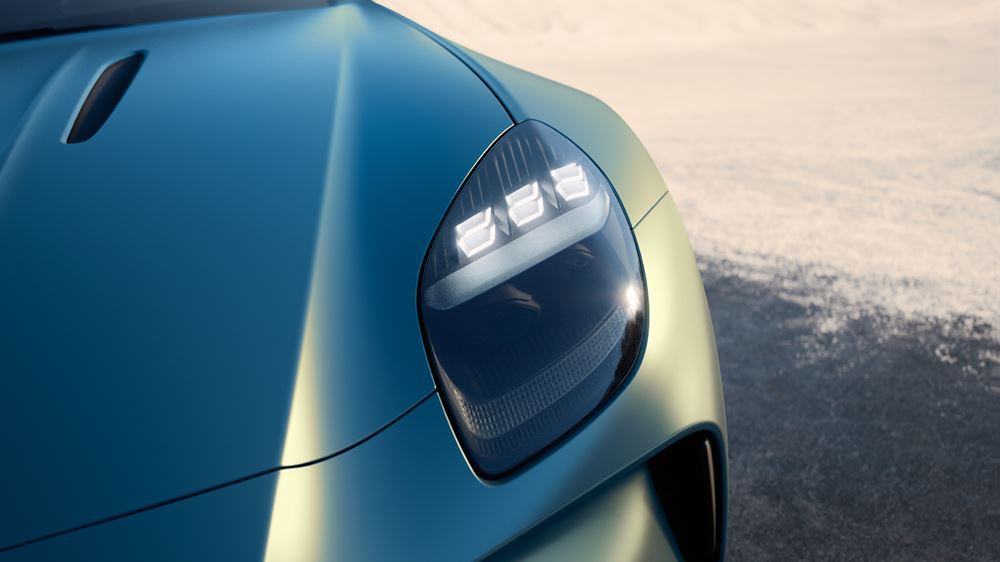 L'Aston Martin Vantage Roadster embarque un bloc V8 biturbo de 665 ch