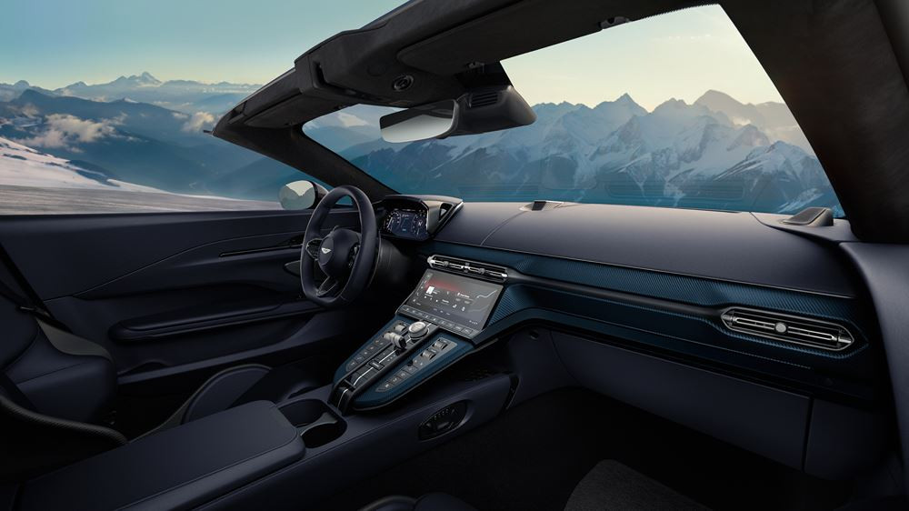 L'Aston Martin Vantage Roadster embarque un bloc V8 biturbo de 665 ch