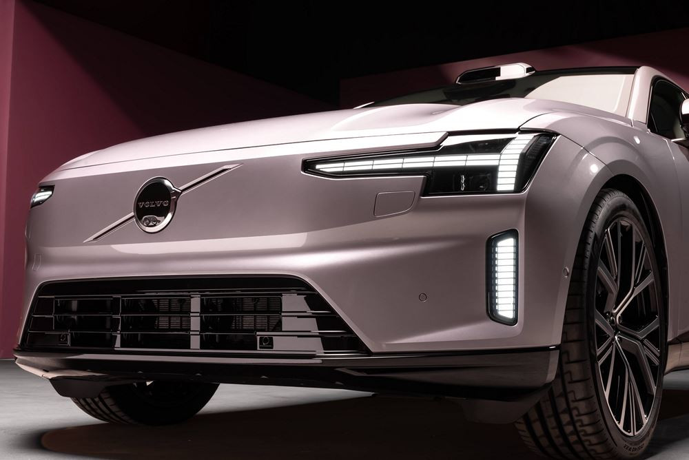 La grande routière Volvo ES90 électrique mélange les genres