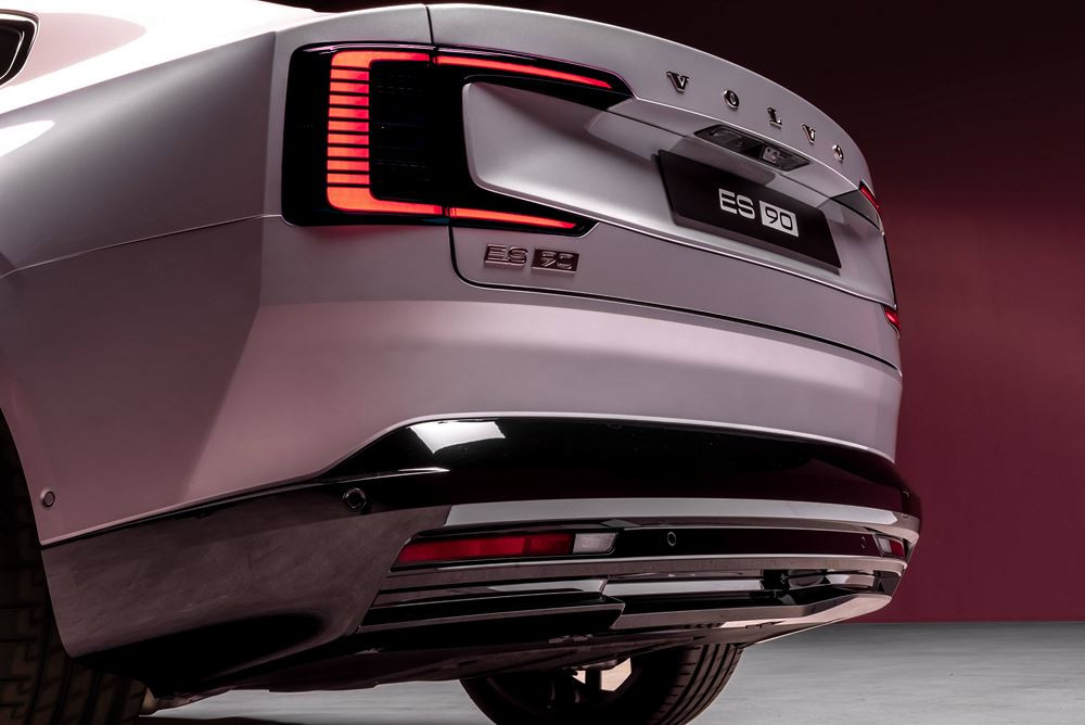La grande routière Volvo ES90 électrique mélange les genres