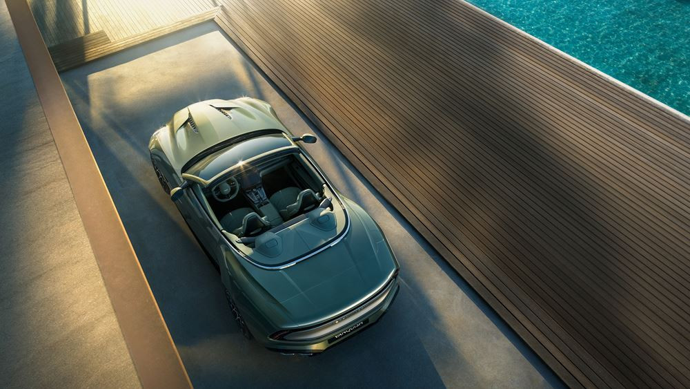 L'Aston Martin Vanquish Volante embarque un V12 bi-turbo de 835 ch