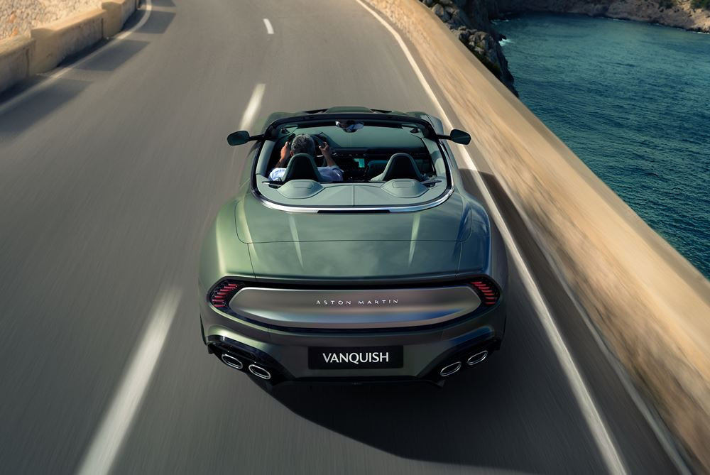 L'Aston Martin Vanquish Volante embarque un V12 bi-turbo de 835 ch