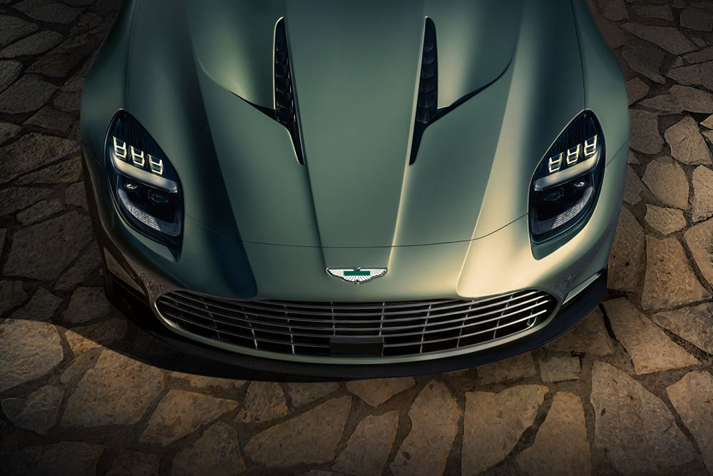 L'Aston Martin Vanquish Volante embarque un V12 bi-turbo de 835 ch