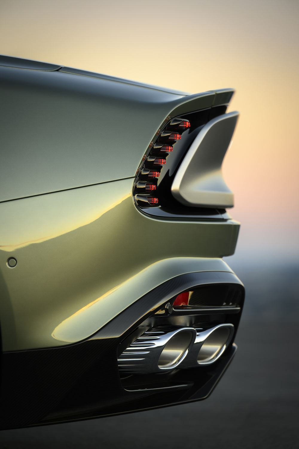L'Aston Martin Vanquish Volante embarque un V12 bi-turbo de 835 ch