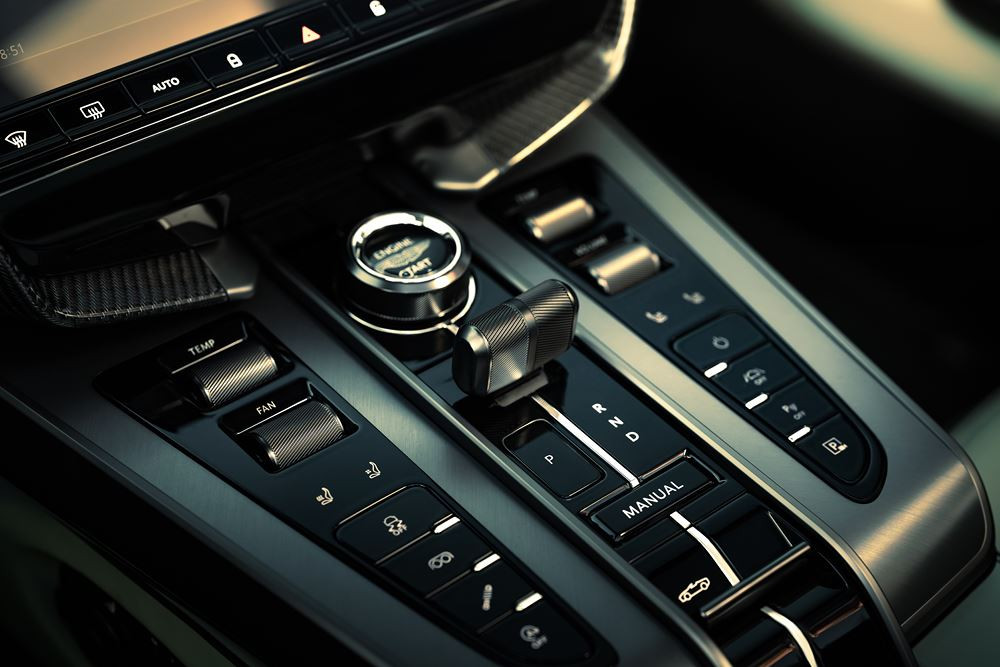 L'Aston Martin Vanquish Volante embarque un V12 bi-turbo de 835 ch