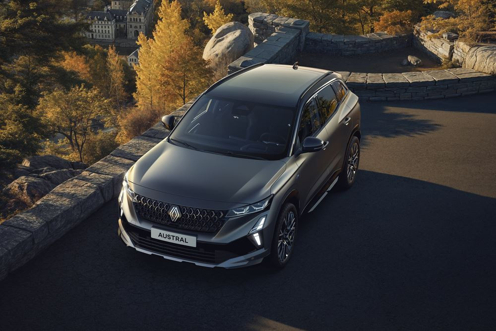 Le Renault Austral adopte le nouveau langage design de la marque Renault