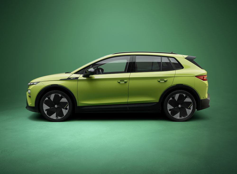 Le SUV compact électrique Skoda Elroq RS à transmission intégrale délivre une puissance de 340 ch