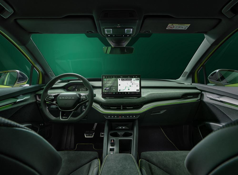 Le SUV compact électrique Skoda Elroq RS à transmission intégrale délivre une puissance de 340 ch