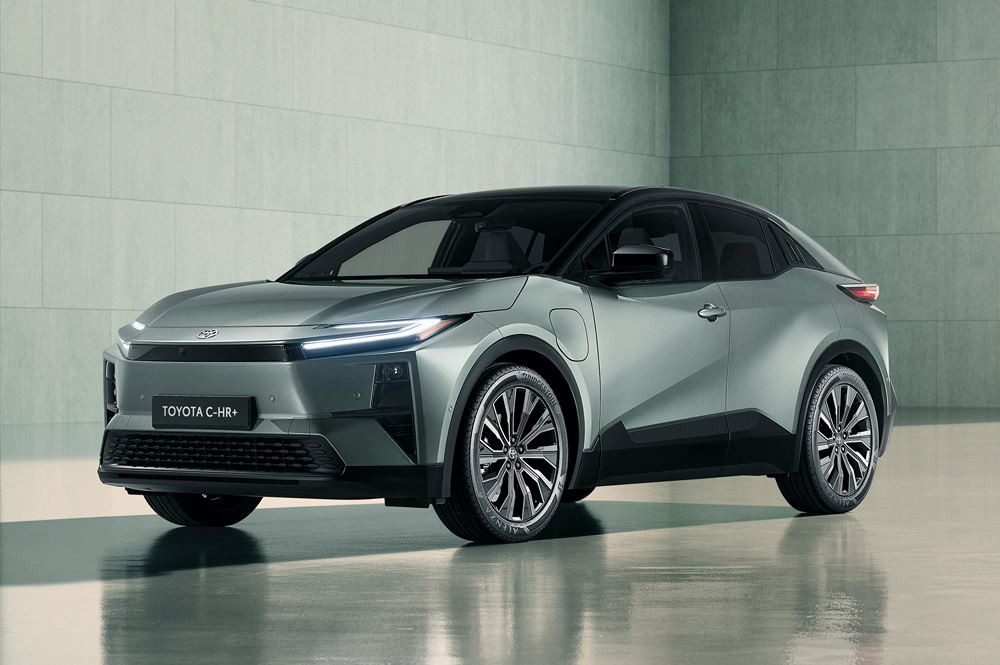 Le Toyota C-HR plus électrique affiche une ligne de toit façon coupé