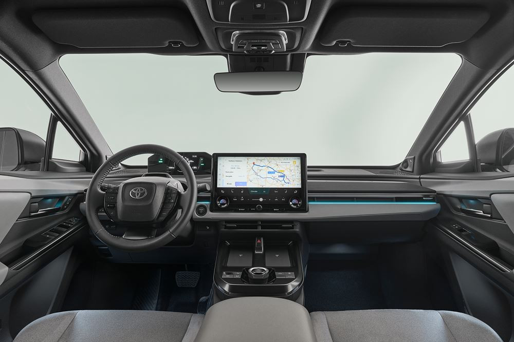 Le Toyota C-HR plus électrique affiche une ligne de toit façon coupé