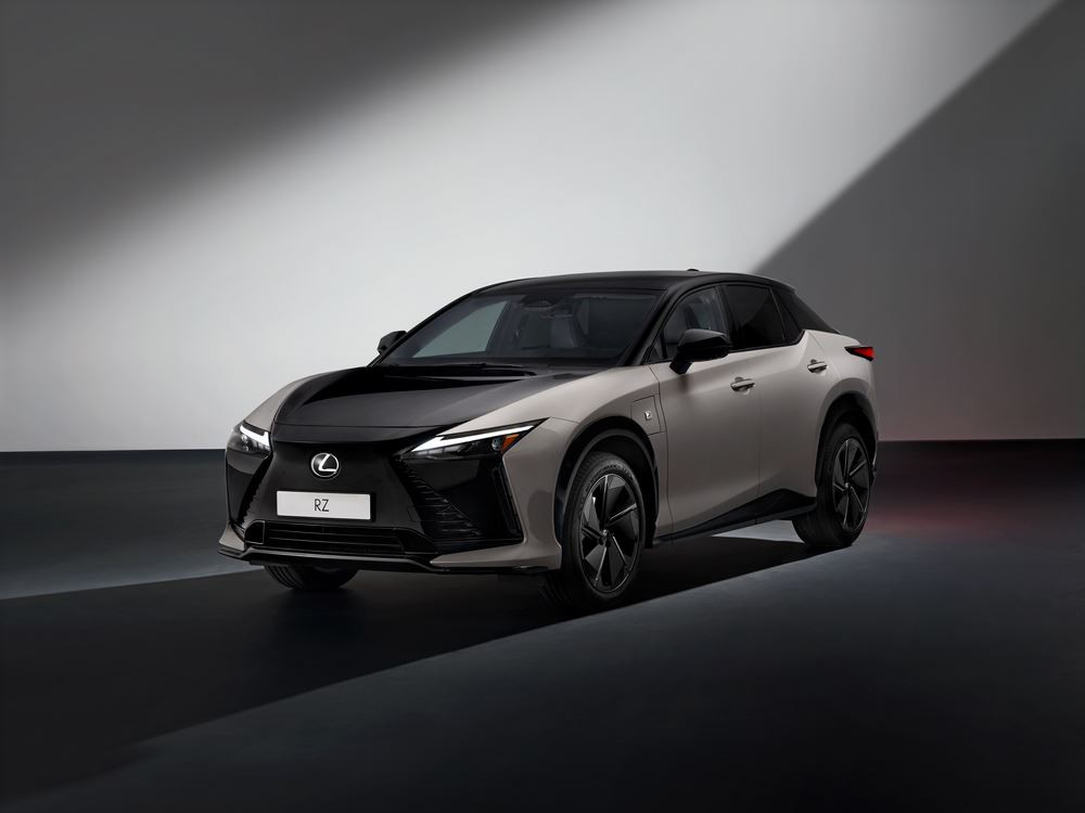 Le Lexus RZ 550e F Sport de 408 ch embarque une boîte de vitesses manuelle interactive