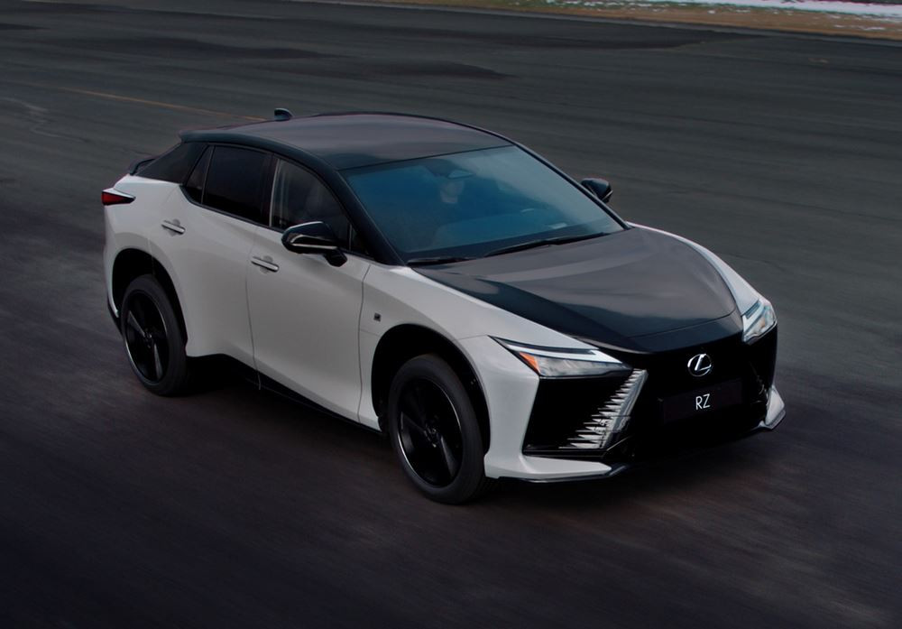 Le Lexus RZ 550e F Sport de 408 ch embarque une boîte de vitesses manuelle interactive