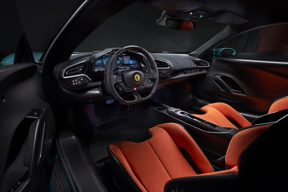 La berlinette hybride rechargeable à moteur central arrière Ferrari 296 Speciale affiche une puissance de 880 ch