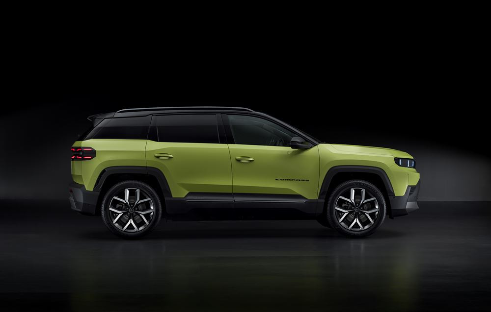 Le SUV compact Jeep Compass de nouvelle génération affiche une calandre à sept fentes revisitée