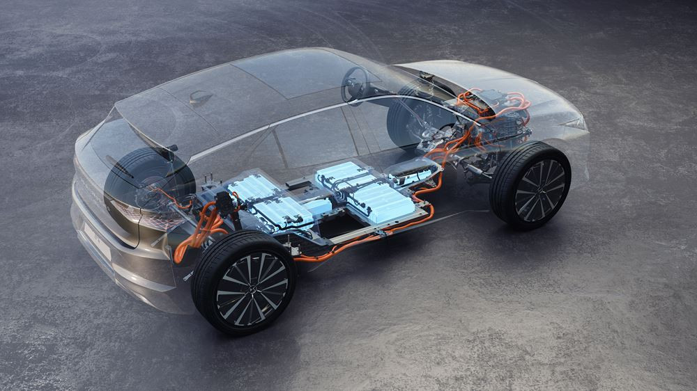 La version électrique de la DS N°4 affiche une autonomie WLTP de 450 km