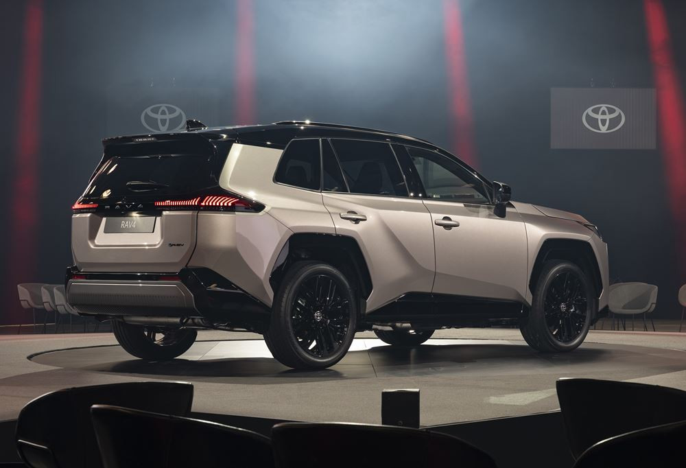La sixième génération du Toyota RAV4 arbore un design extérieur robuste