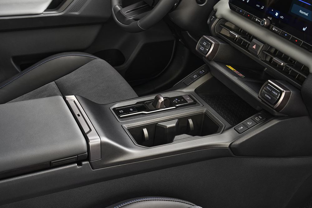 La sixième génération du Toyota RAV4 arbore un design extérieur robuste