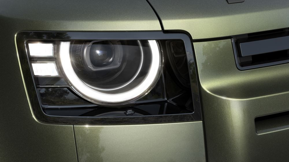 Le Land Rover Defender affiche un design extérieur légèrement revisité