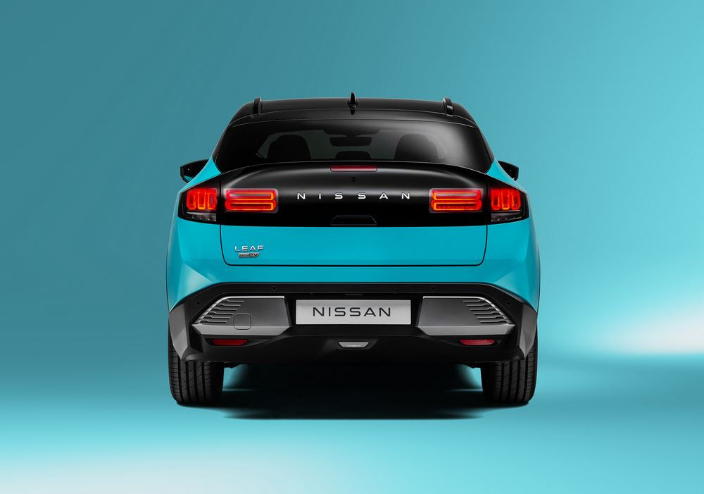 La Nissan Leaf électrique affiche un style fluide de crossover aérodynamique affûté