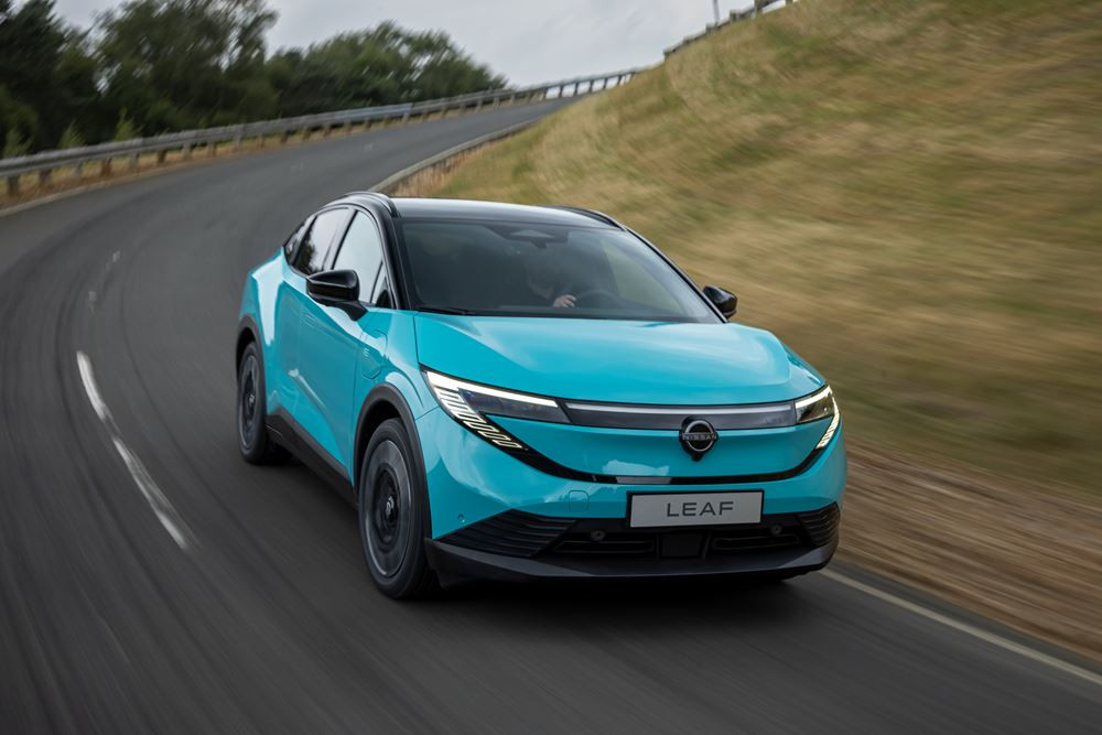 La Nissan Leaf électrique affiche un style fluide de crossover aérodynamique affûté