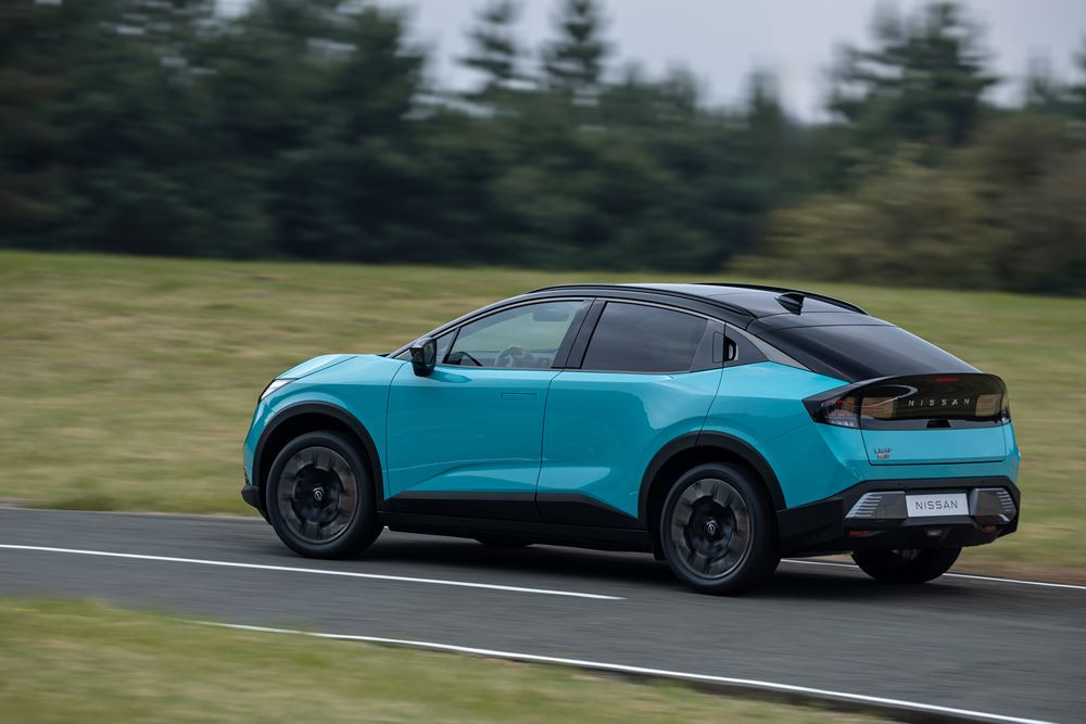 La Nissan Leaf électrique affiche un style fluide de crossover aérodynamique affûté