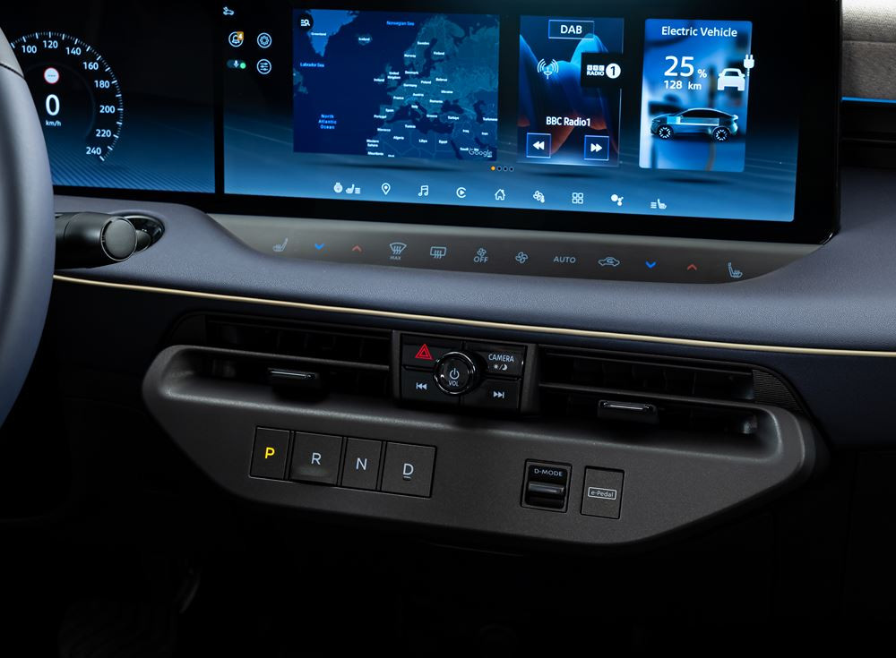 La Nissan Leaf électrique affiche un style fluide de crossover aérodynamique affûté