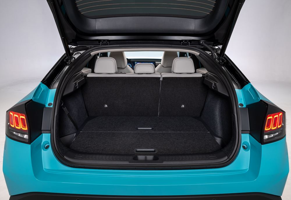 La Nissan Leaf électrique affiche un style fluide de crossover aérodynamique affûté