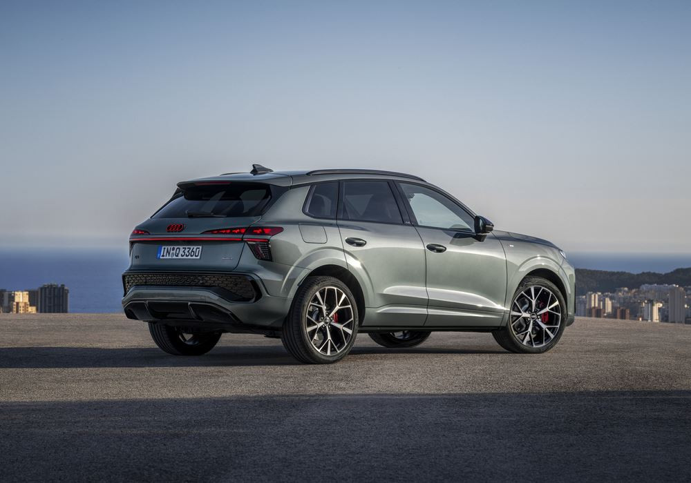 Le SUV compact Audi Q3 de troisième génération fixe de nouveaux standards en matière d'éclairage