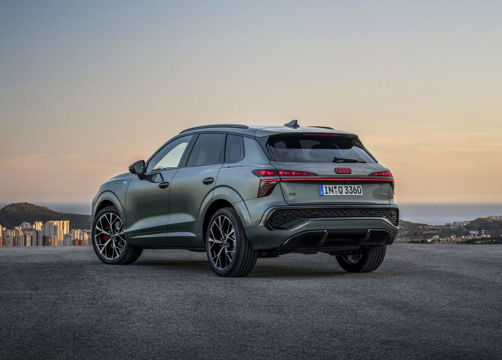 Le SUV compact Audi Q3 de troisième génération fixe de nouveaux standards en matière d'éclairage